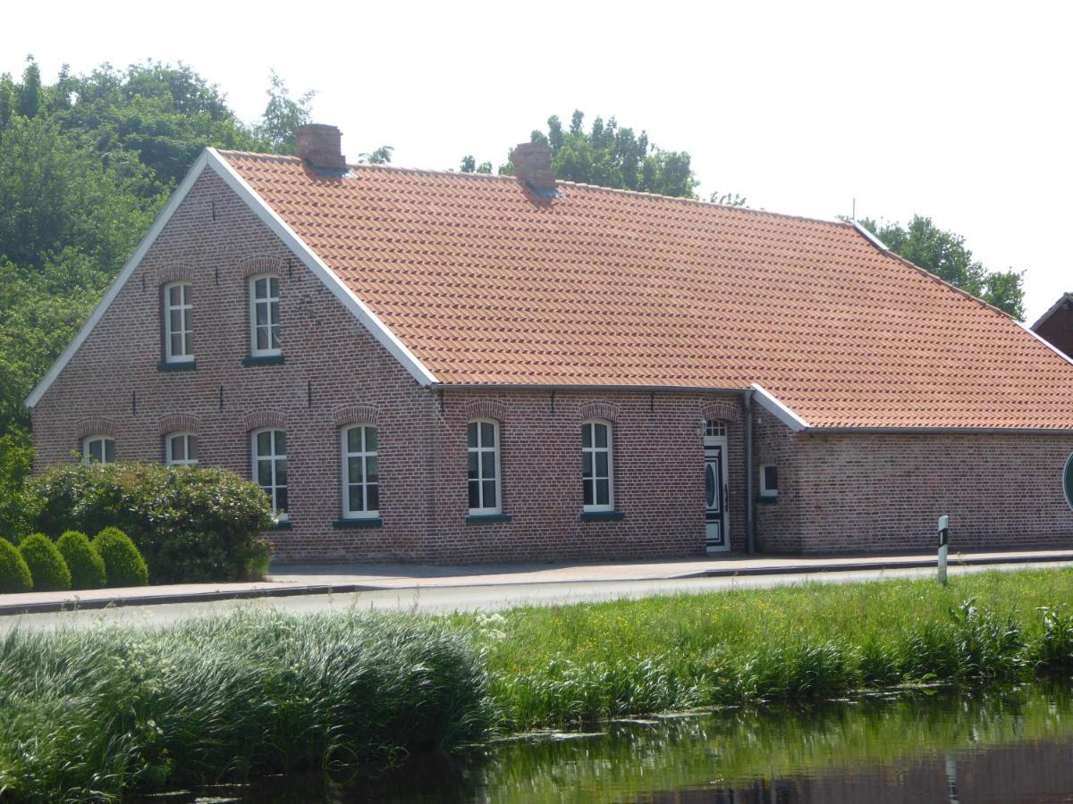 Ferienwohnung Elise Im Gulfhof Am Kanal Grossefehn Εξωτερικό φωτογραφία